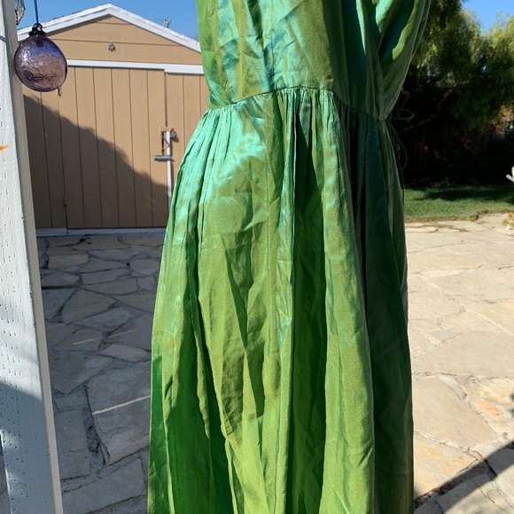Dosa 100% silk wraparound Dress size 1 or US small gorgeous green - Picture 5 of 16